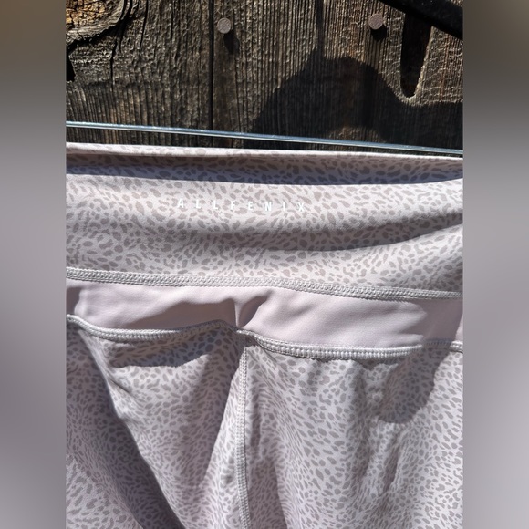 NWT All Fenix Anthropologie Colorblock Cheetah 7/8 Legging in Gray & Pink - Picture 6 of 8